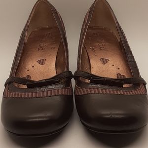 Mudd brown heels